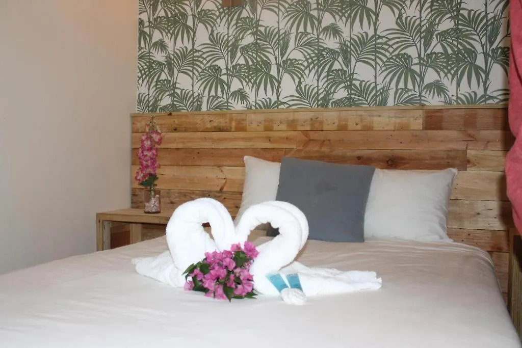 Hotel Van Gogh Inn Aruba Palm Beach Aruba