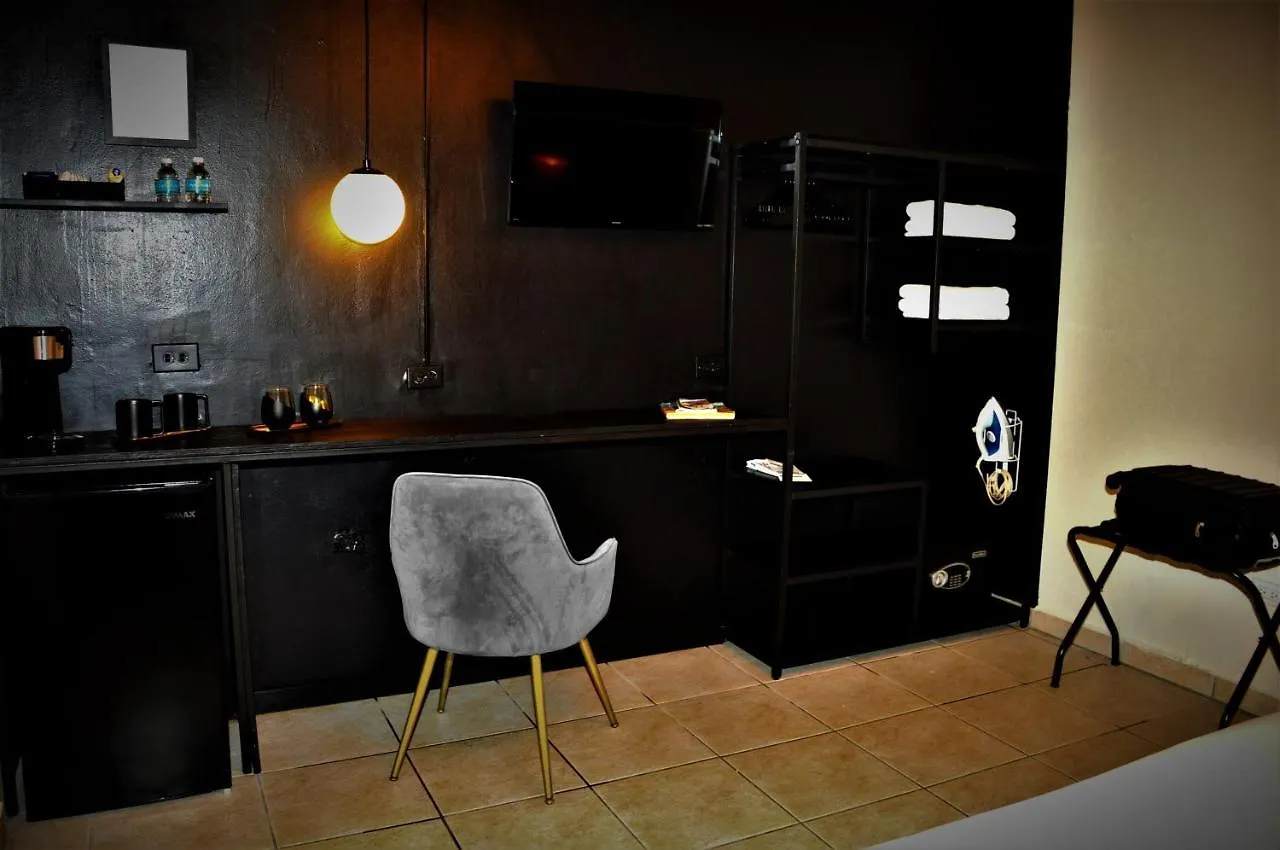Hotel Van Gogh Inn Aruba Palm Beach