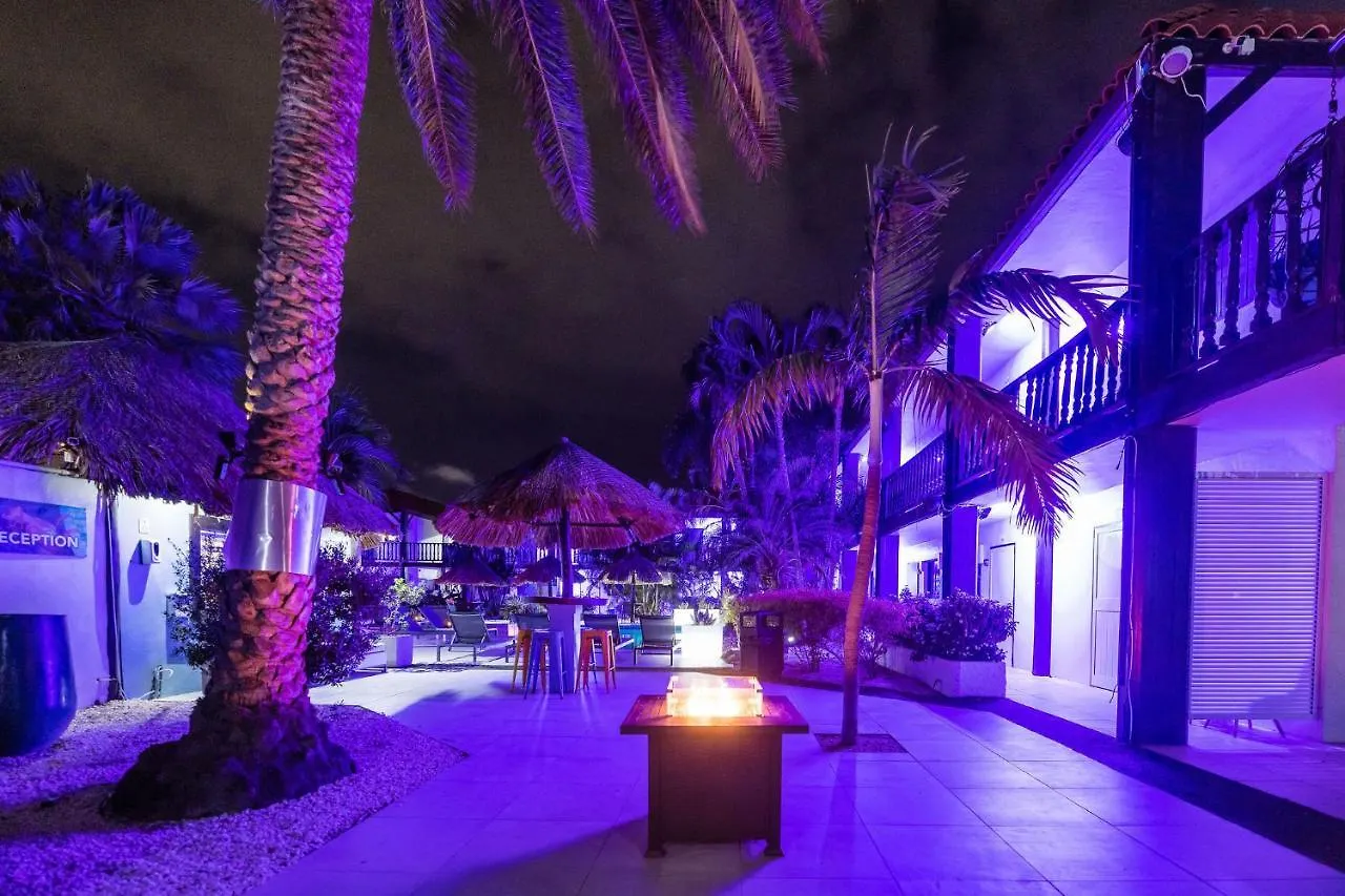 Van Gogh Inn Aruba Palm Beach Hotel